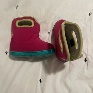 Pink Bogs snow boot: 5 toddler